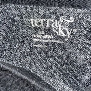 Black sweat shirt brand new NEVER WORN